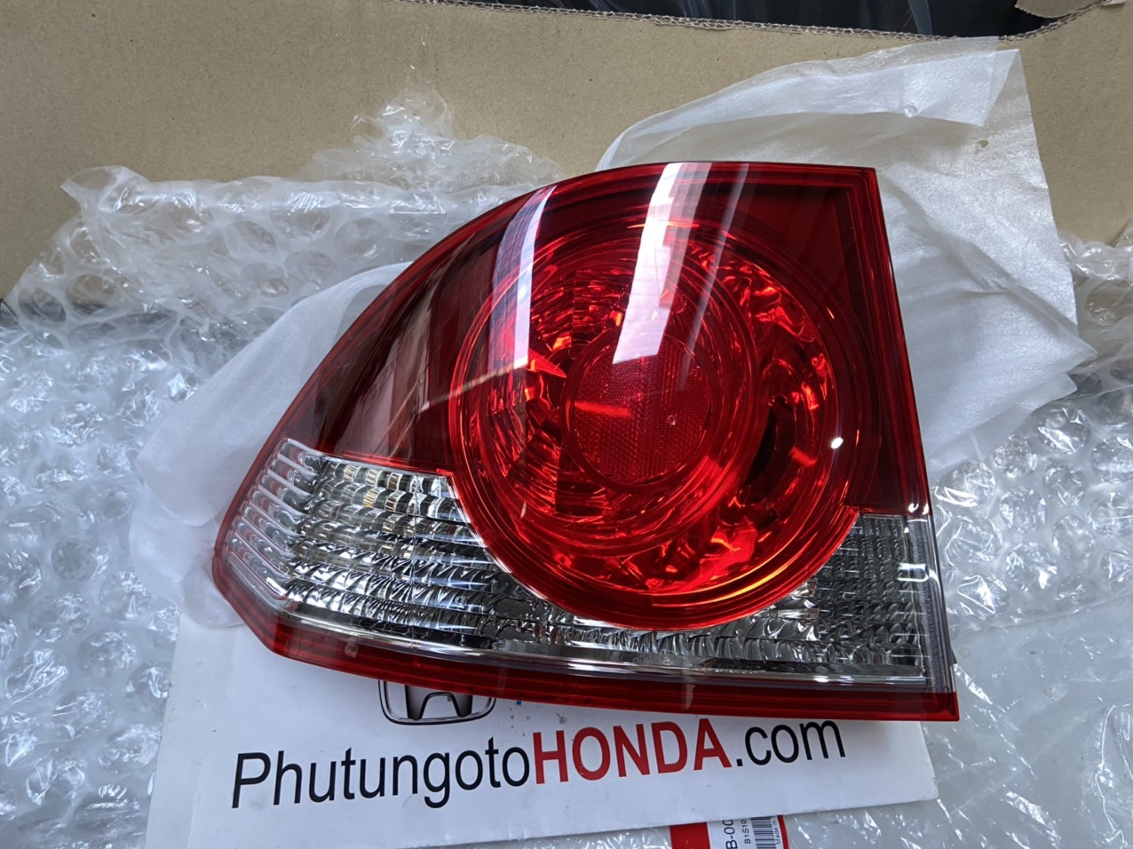 Đèn hậu miếng ngoài trên hông xe Honda CIVIC 2006 đến 2008